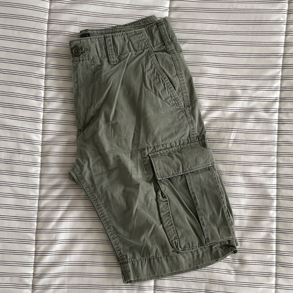 GapKHAKIS Men' CARGOT SHORTS Size 30 - Picture 3 of 9